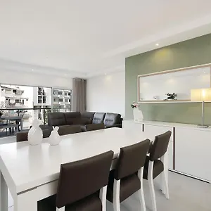 Original 3 Bedroom Downtown Apartamento
